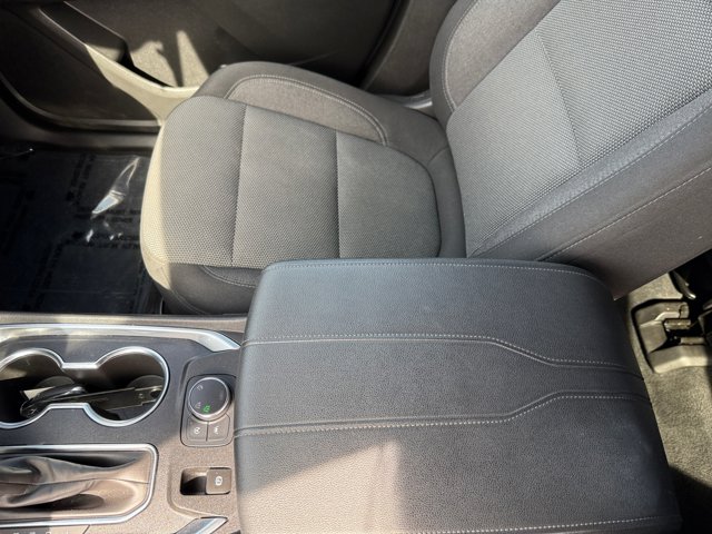 Vehicle image 14 of 21