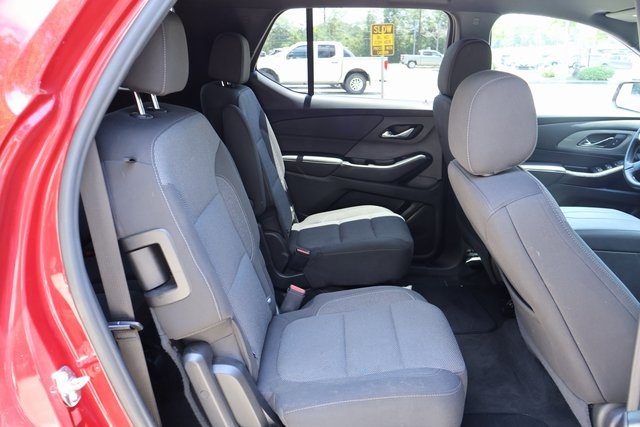 Vehicle image 17 of 28