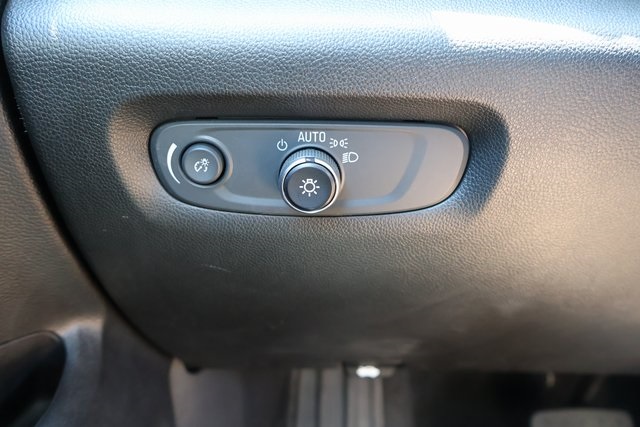 Vehicle image 26 of 28