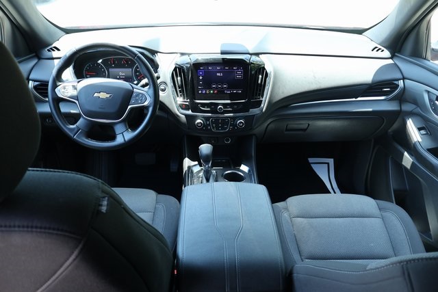 Vehicle image 13 of 28