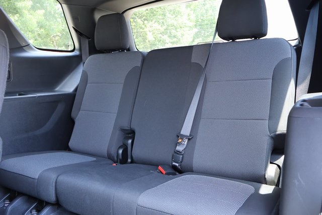 Vehicle image 18 of 28