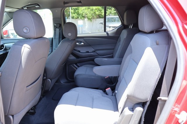 Vehicle image 16 of 28