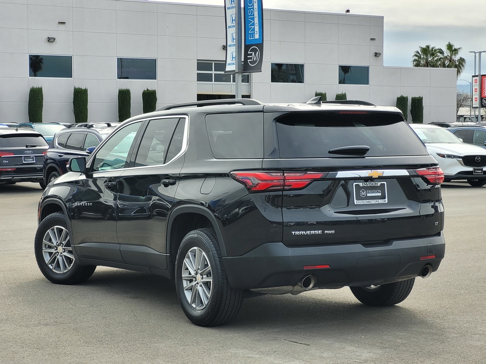 Vehicle image 6 of 27