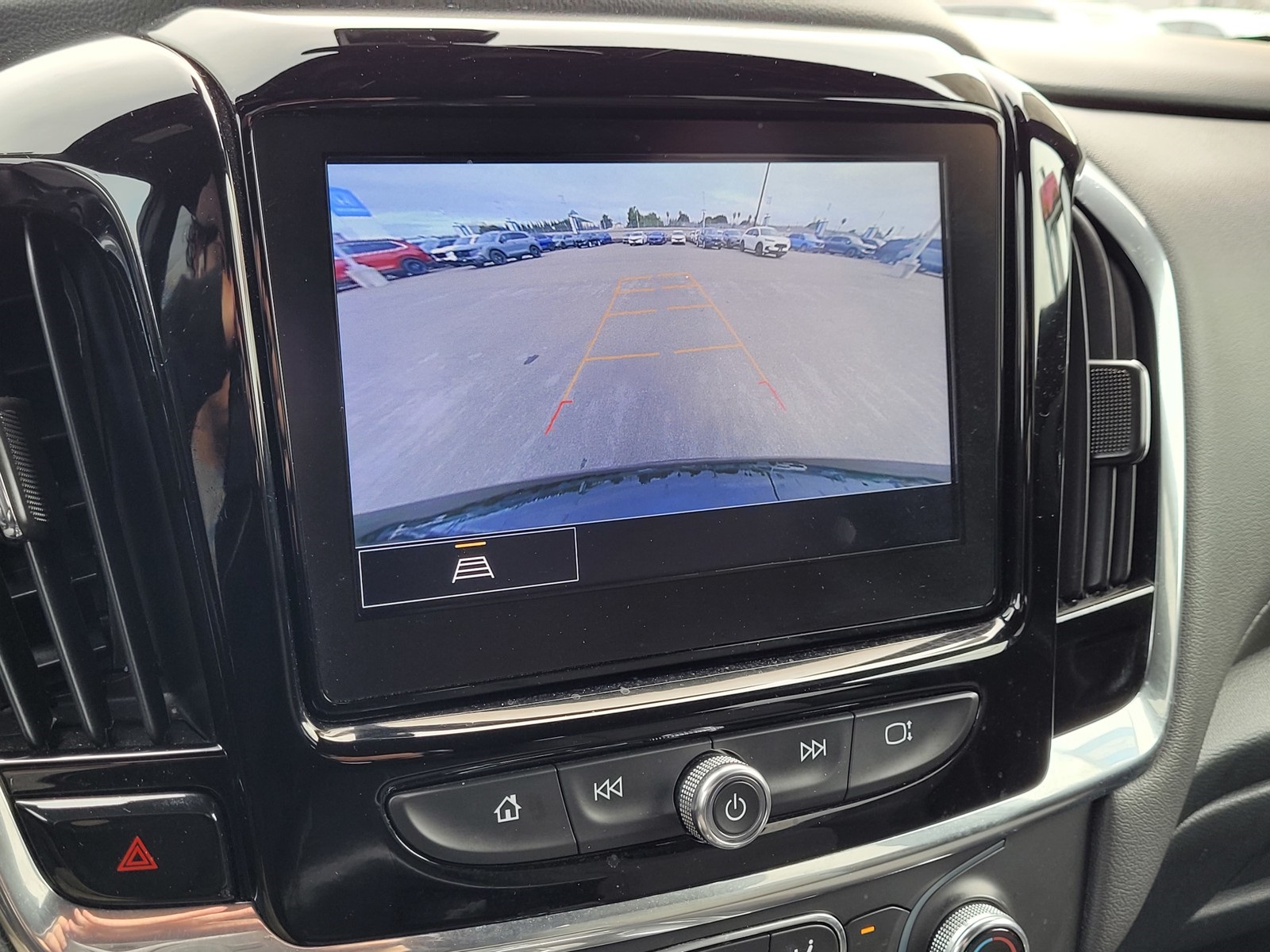 Vehicle image 24 of 27