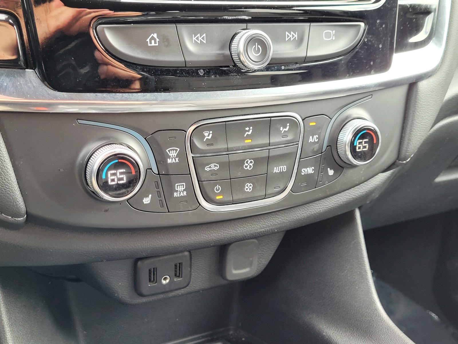 Vehicle image 25 of 27