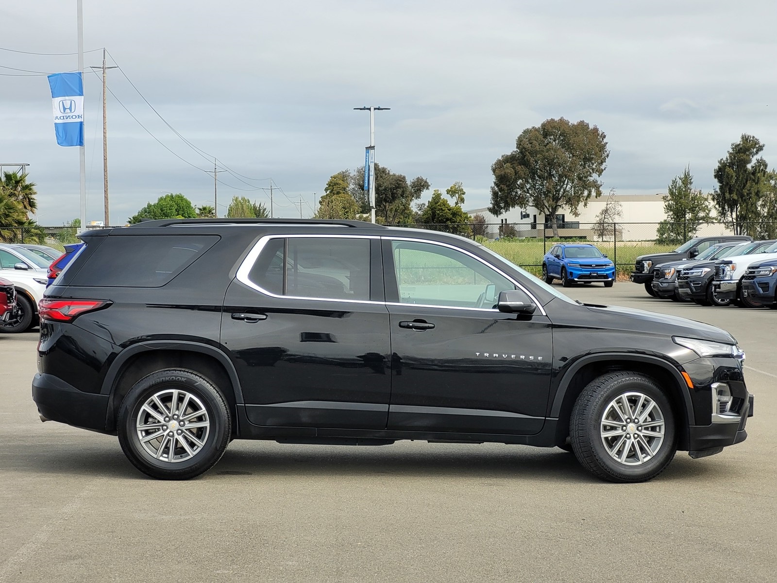 Vehicle image 4 of 27