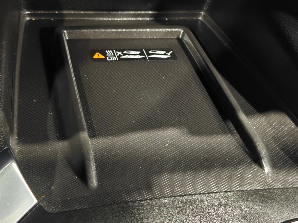 Vehicle image 19 of 65