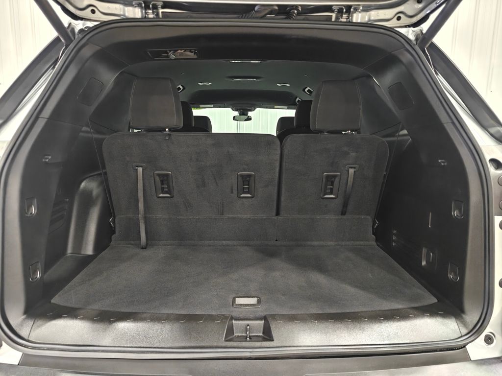 Vehicle image 36 of 65