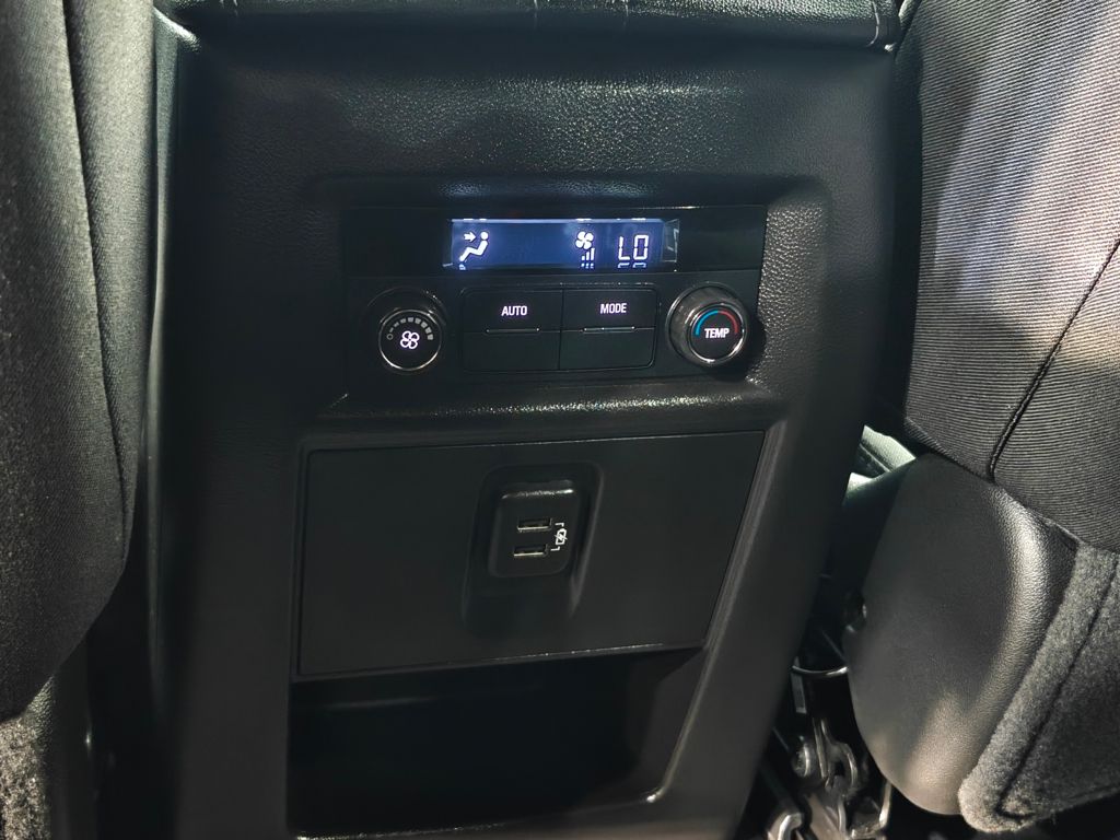 Vehicle image 32 of 65