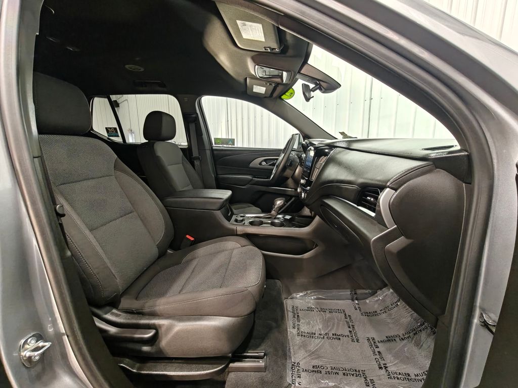 Vehicle image 27 of 65