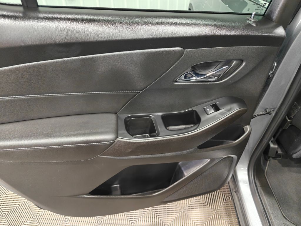 Vehicle image 52 of 65