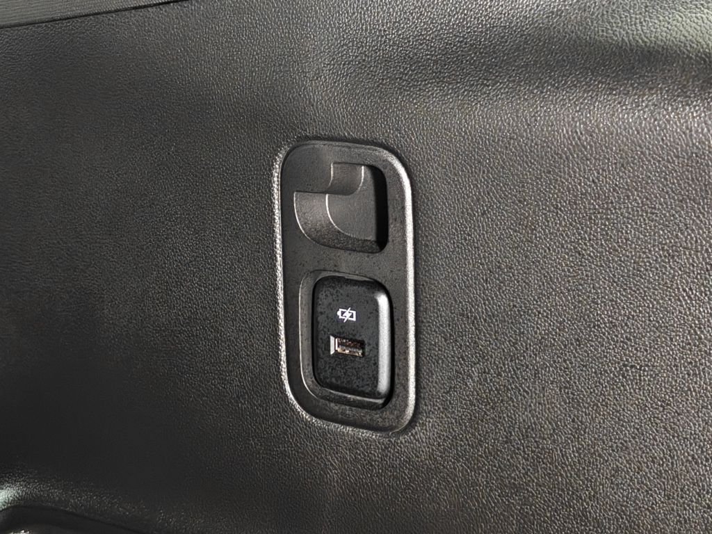 Vehicle image 34 of 65