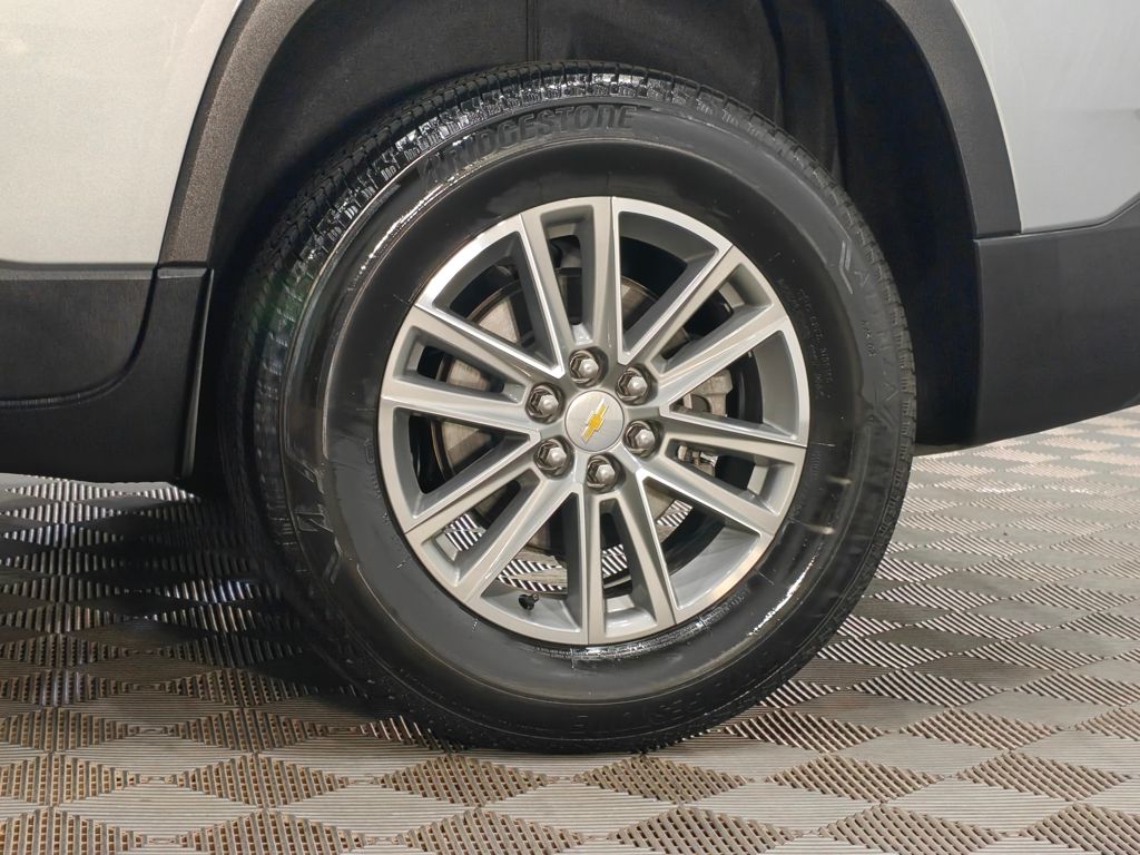 Vehicle image 59 of 65