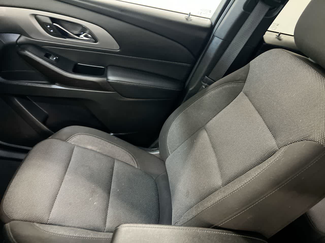 Vehicle image 22 of 28