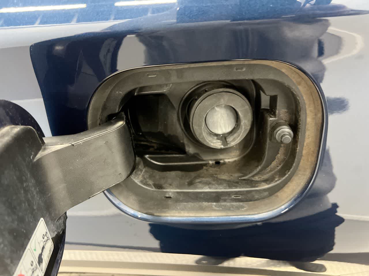 Vehicle image 24 of 28