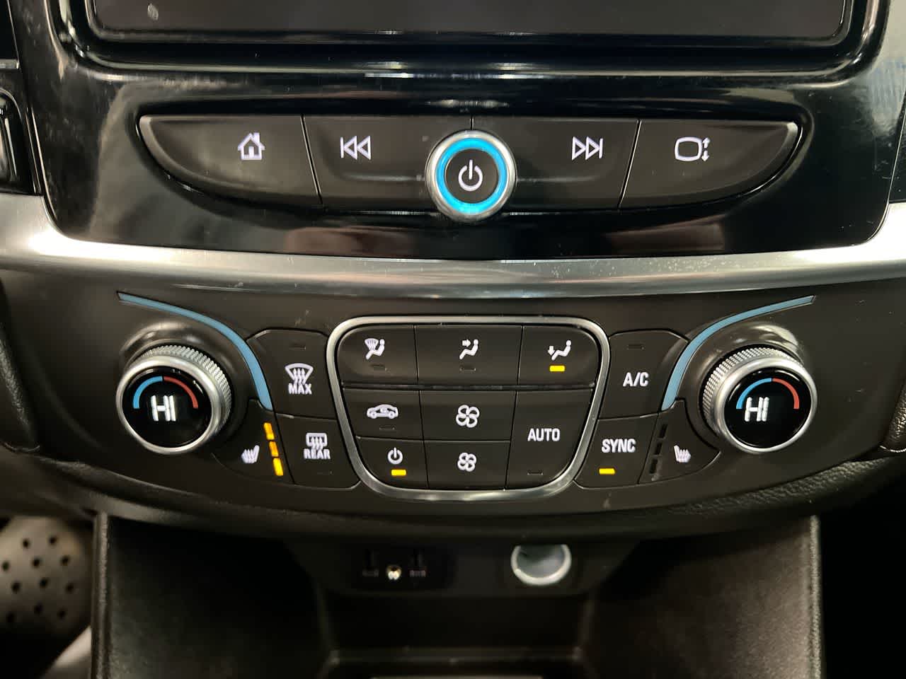 Vehicle image 19 of 28