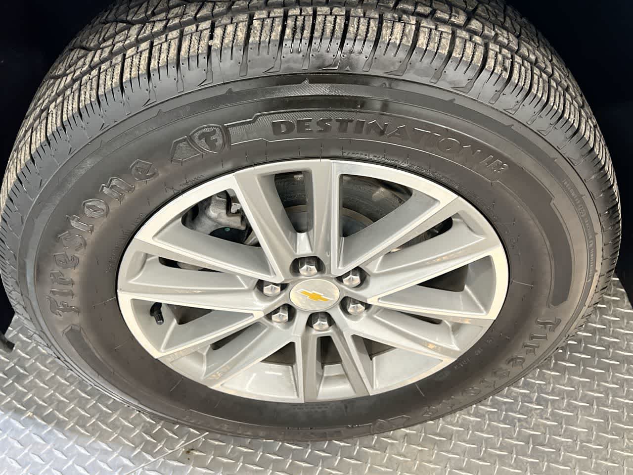 Vehicle image 10 of 28