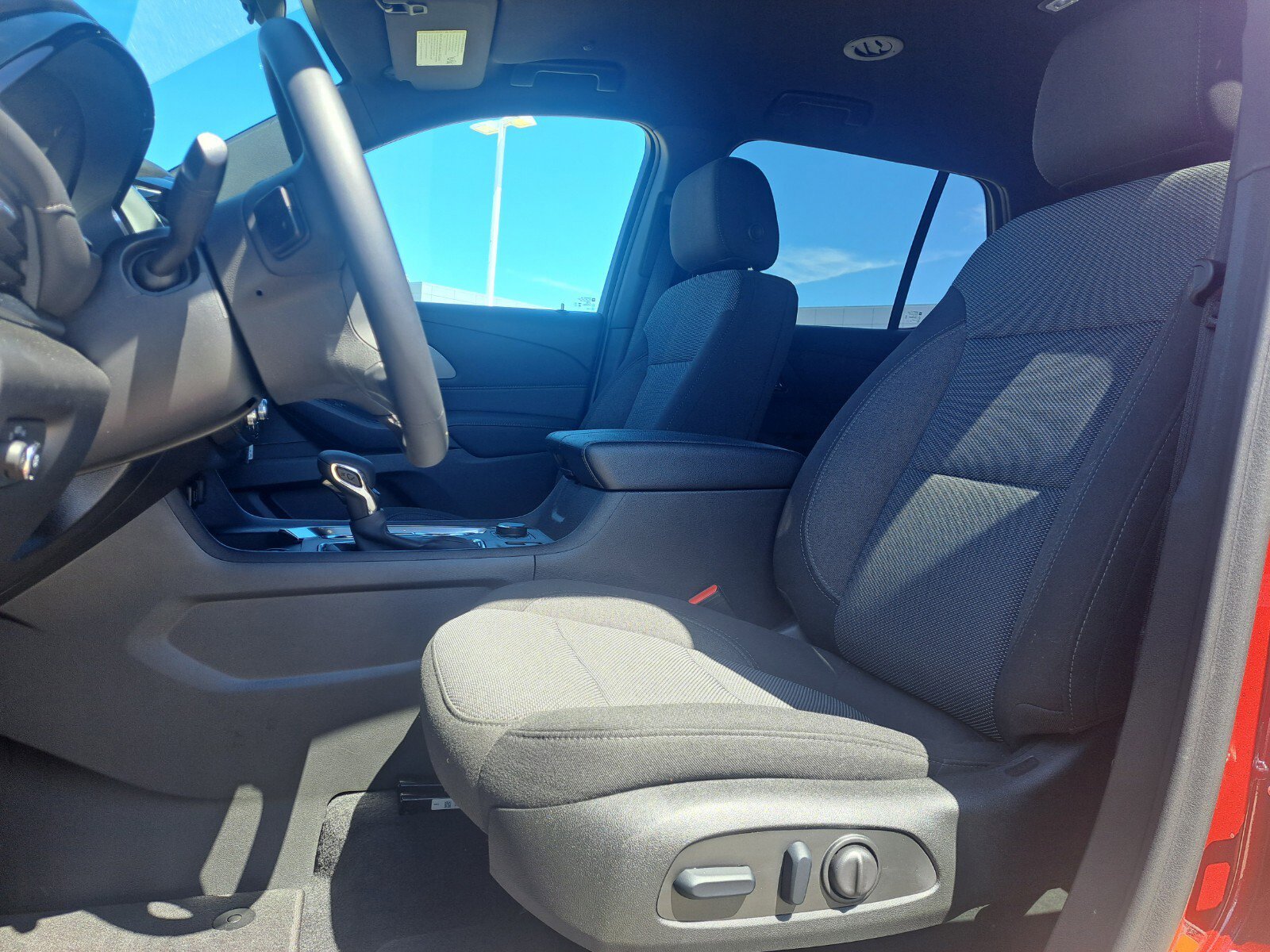 Vehicle image 10 of 48
