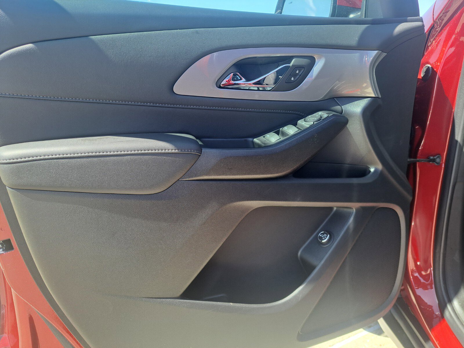 Vehicle image 27 of 48