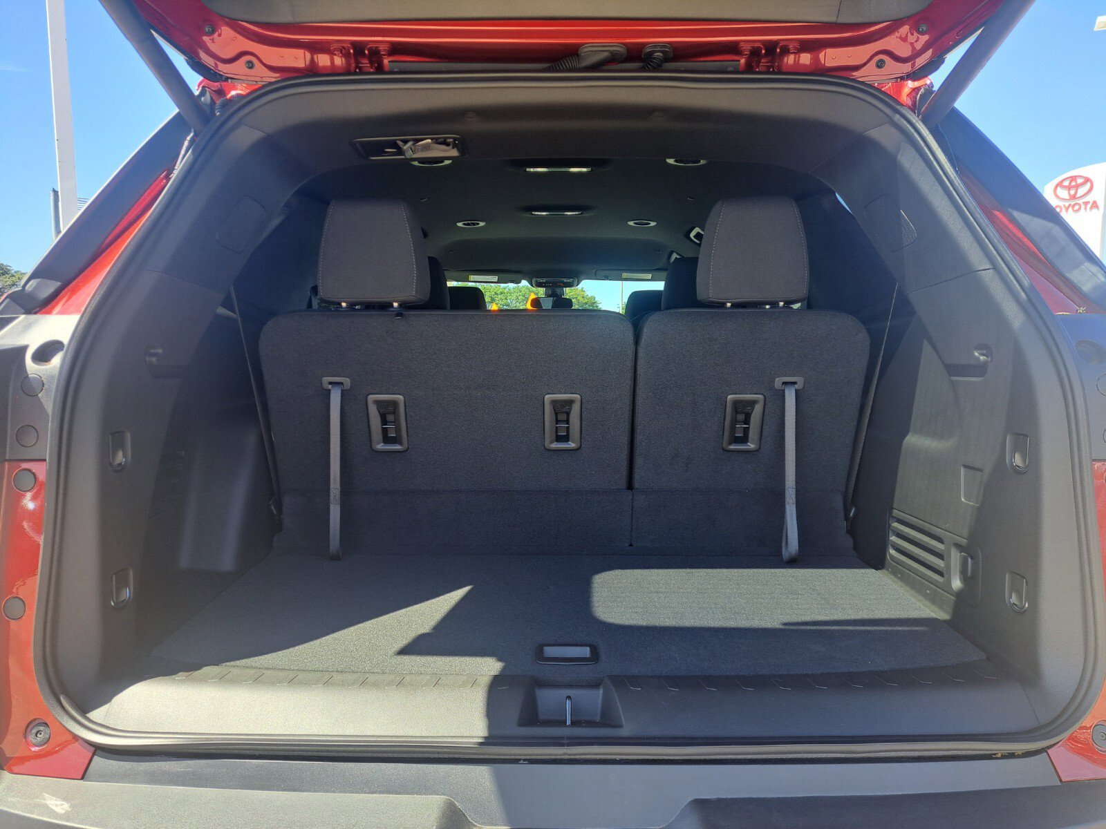 Vehicle image 35 of 48