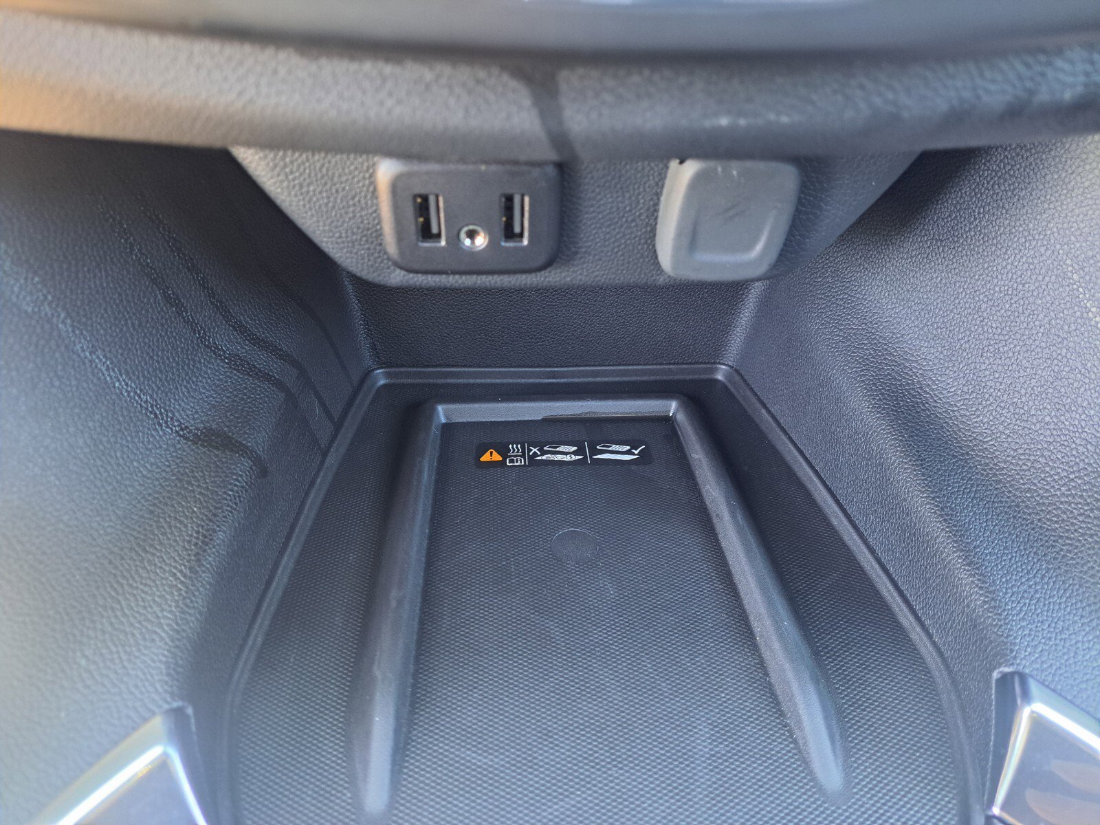 Vehicle image 14 of 48
