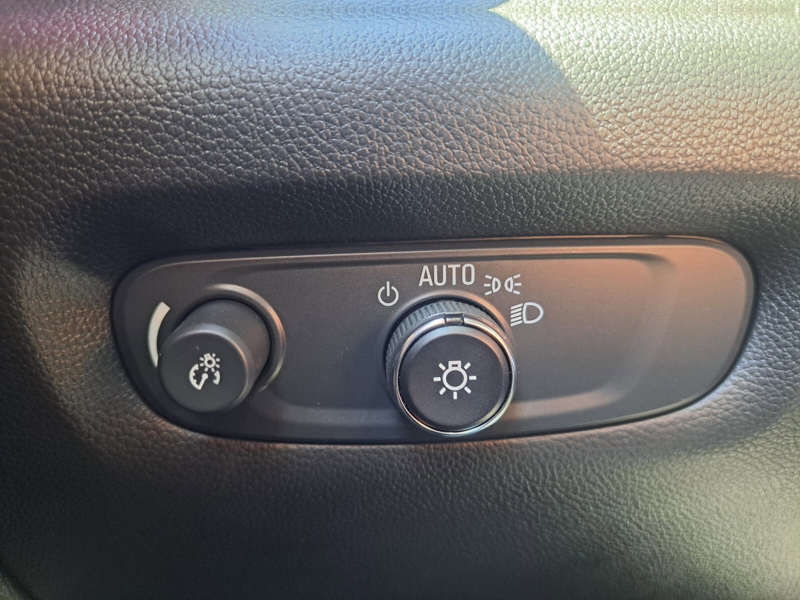 Vehicle image 22 of 48