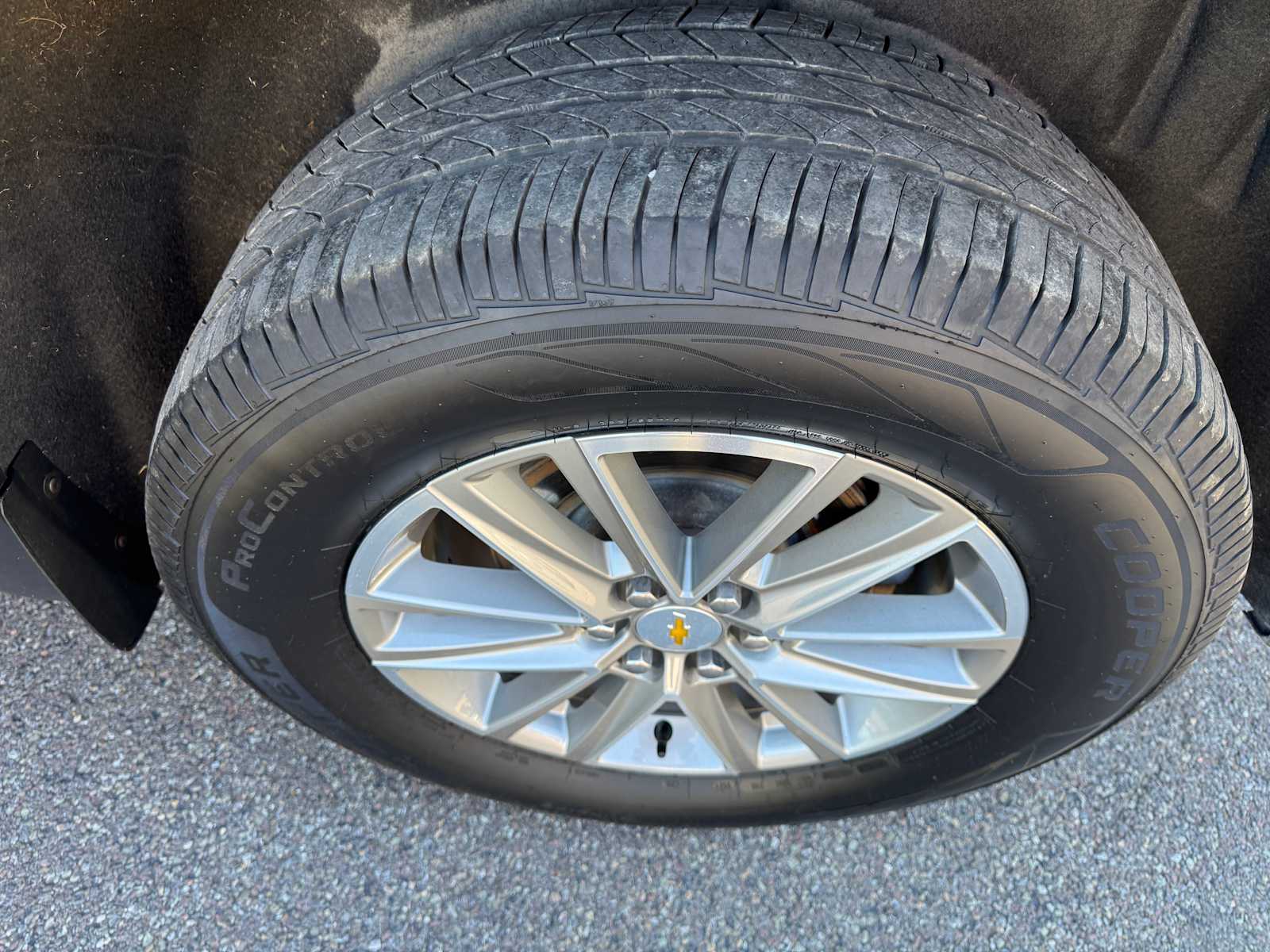 2023 Chevrolet Traverse LT Cloth Image 8 of 32