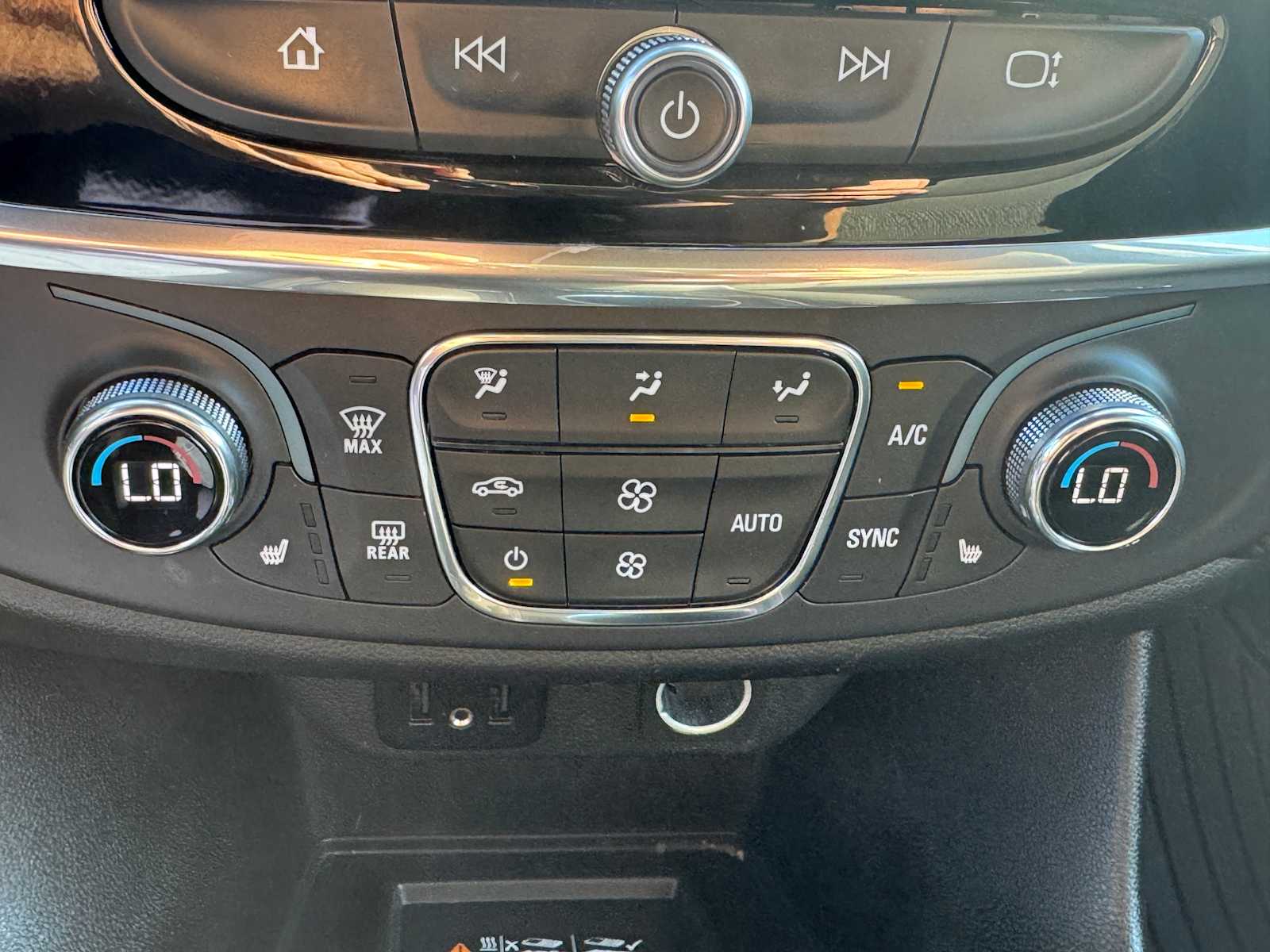 2023 Chevrolet Traverse LT Cloth Image 29 of 32