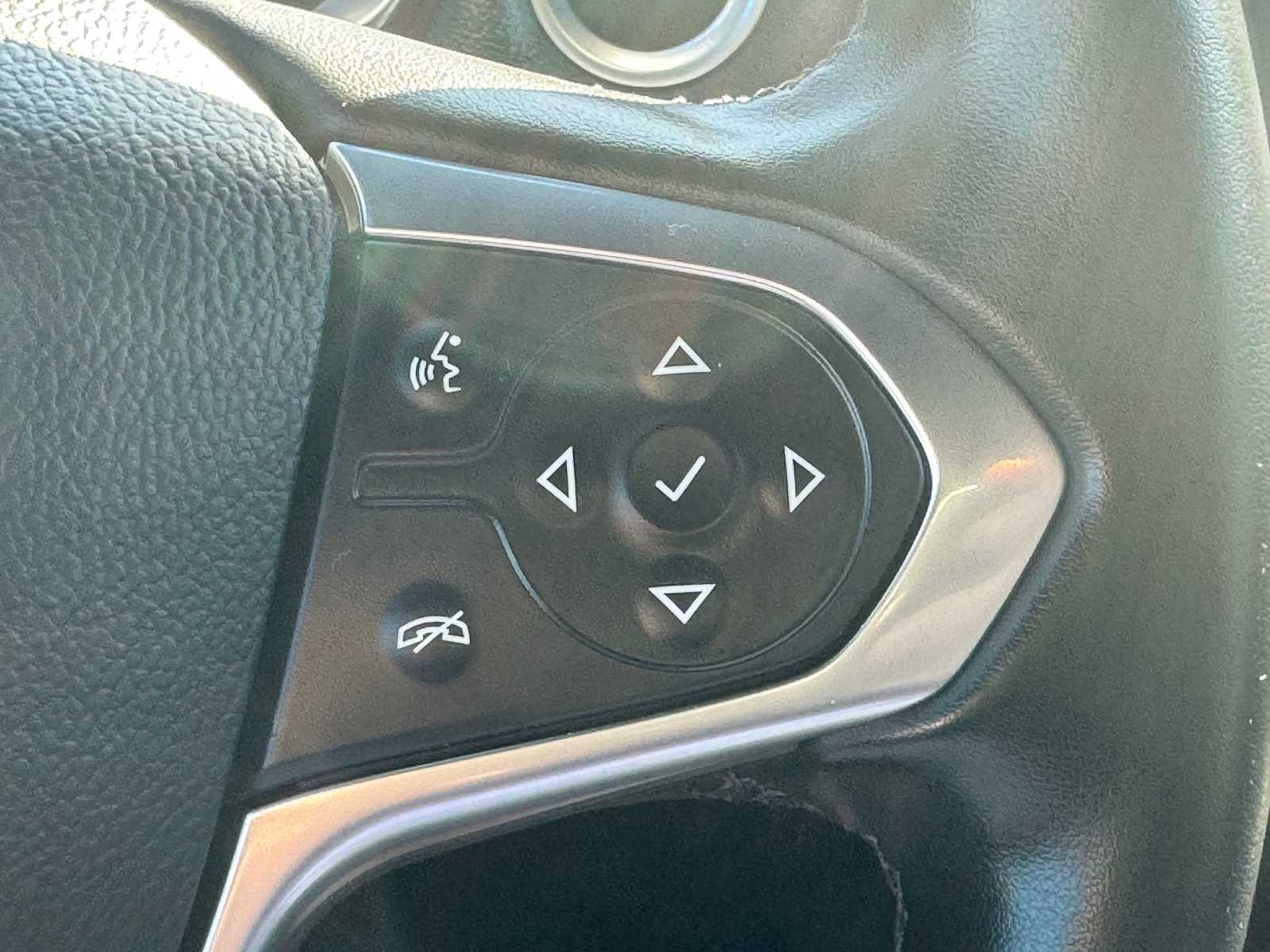 2023 Chevrolet Traverse LT Cloth Image 30 of 32