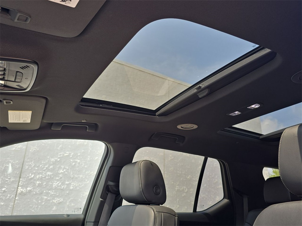 Vehicle image 19 of 38