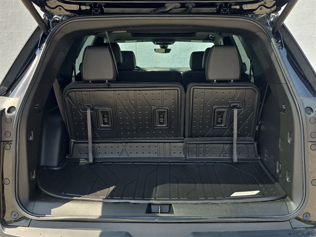 Vehicle image 27 of 38