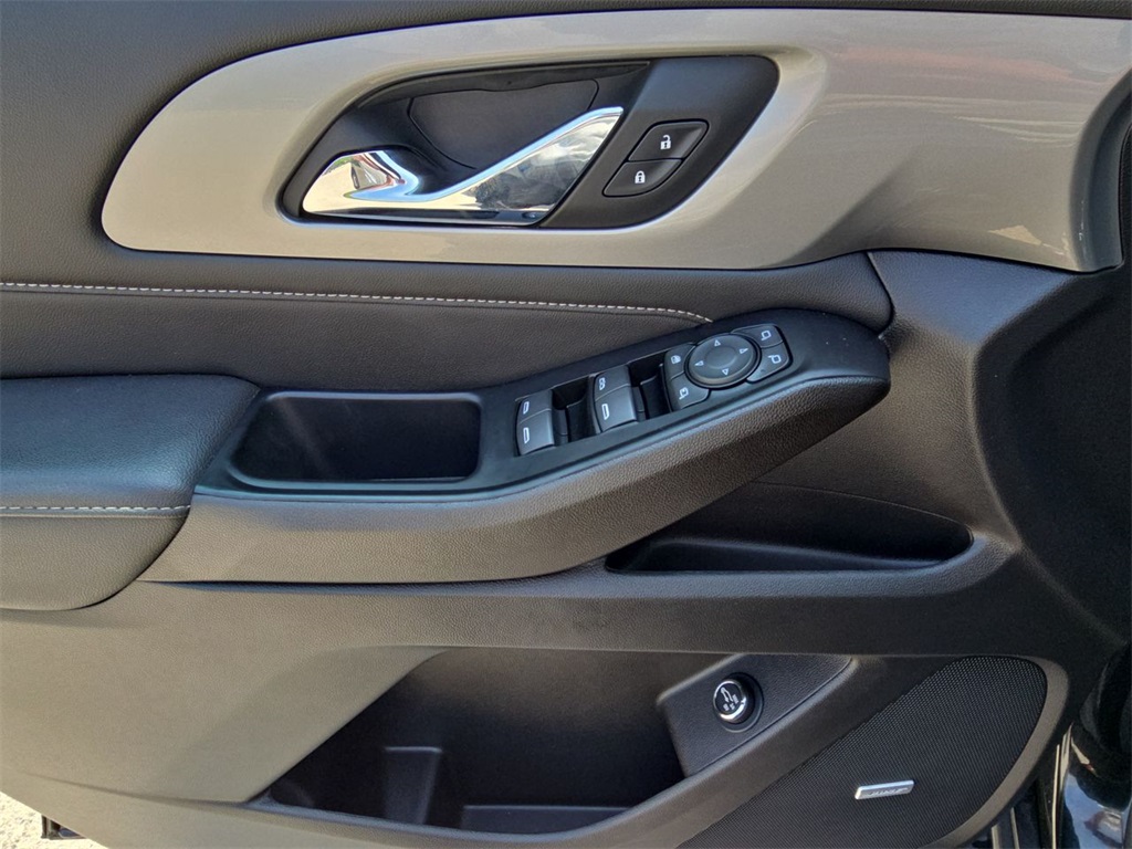 Vehicle image 24 of 38