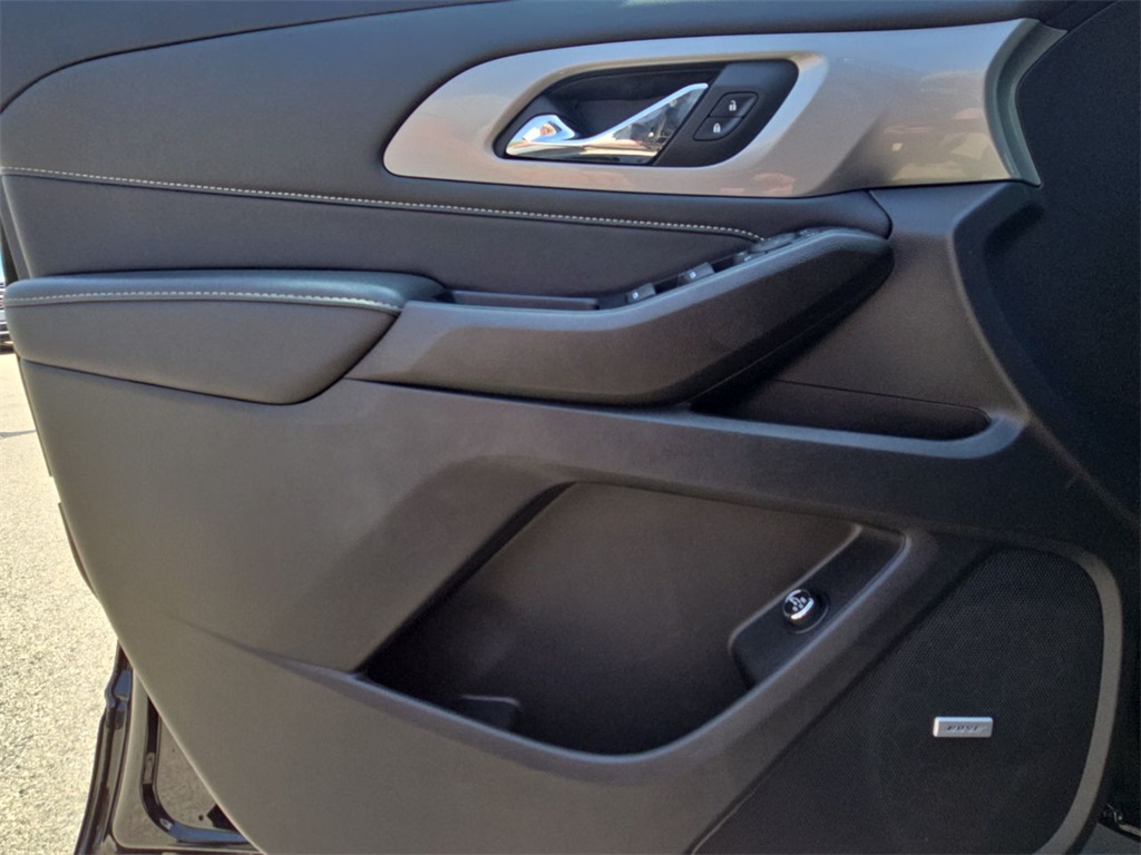 Vehicle image 23 of 38