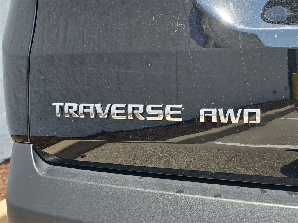 Vehicle image 33 of 38