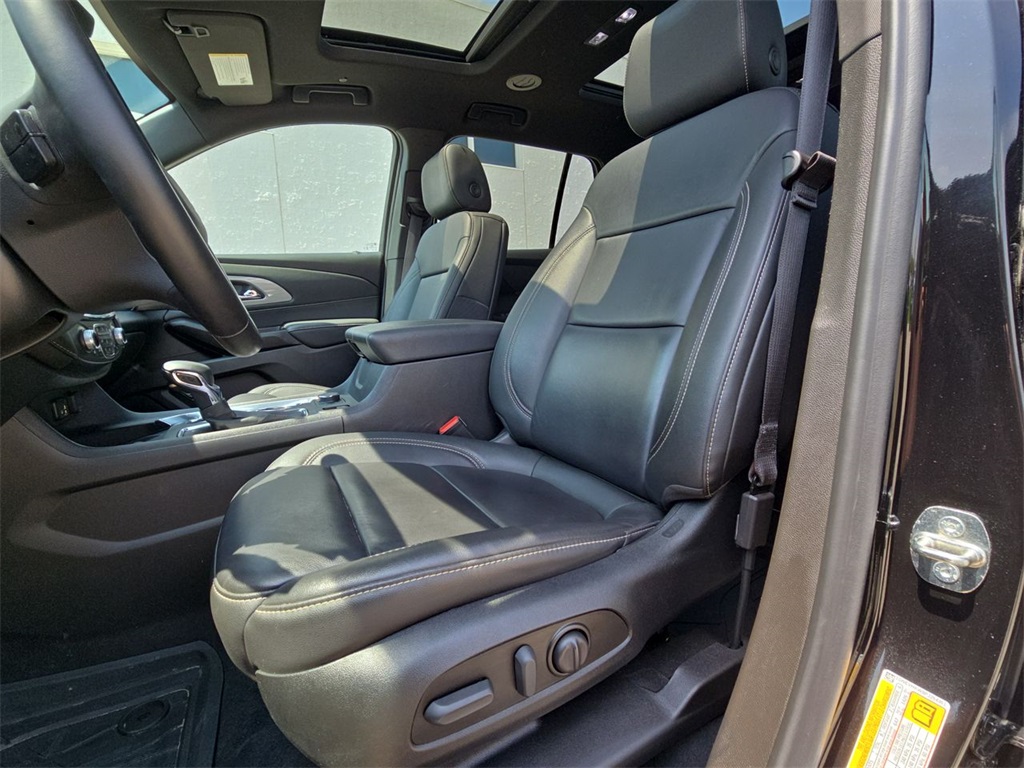 Vehicle image 20 of 38