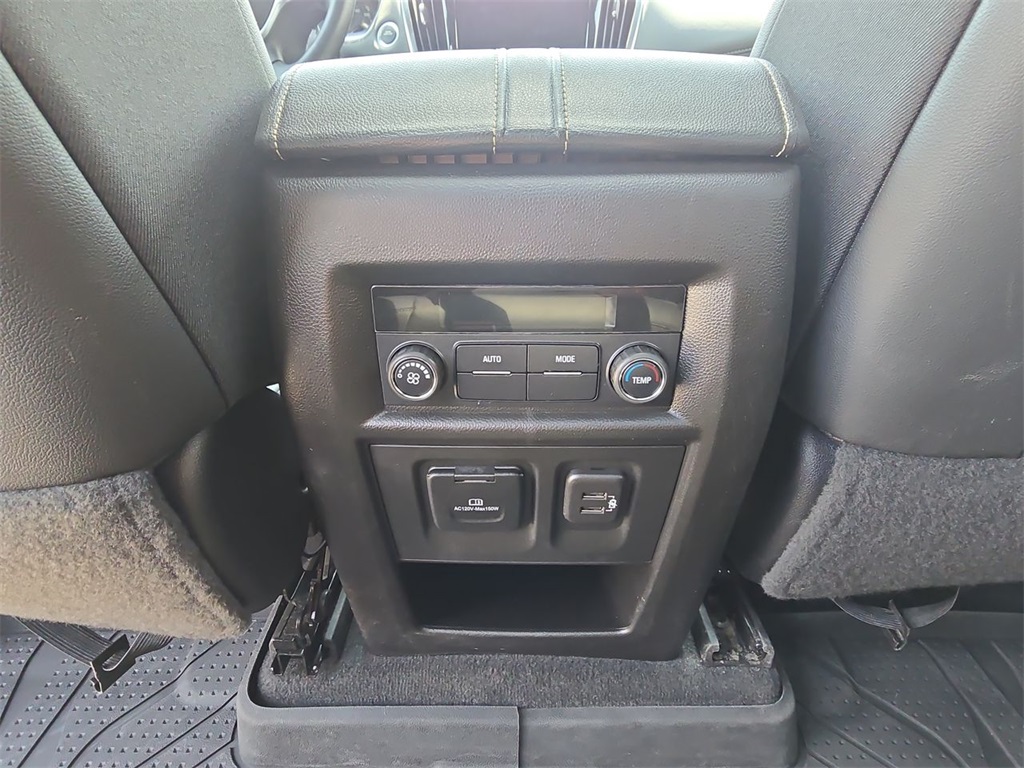Vehicle image 22 of 38