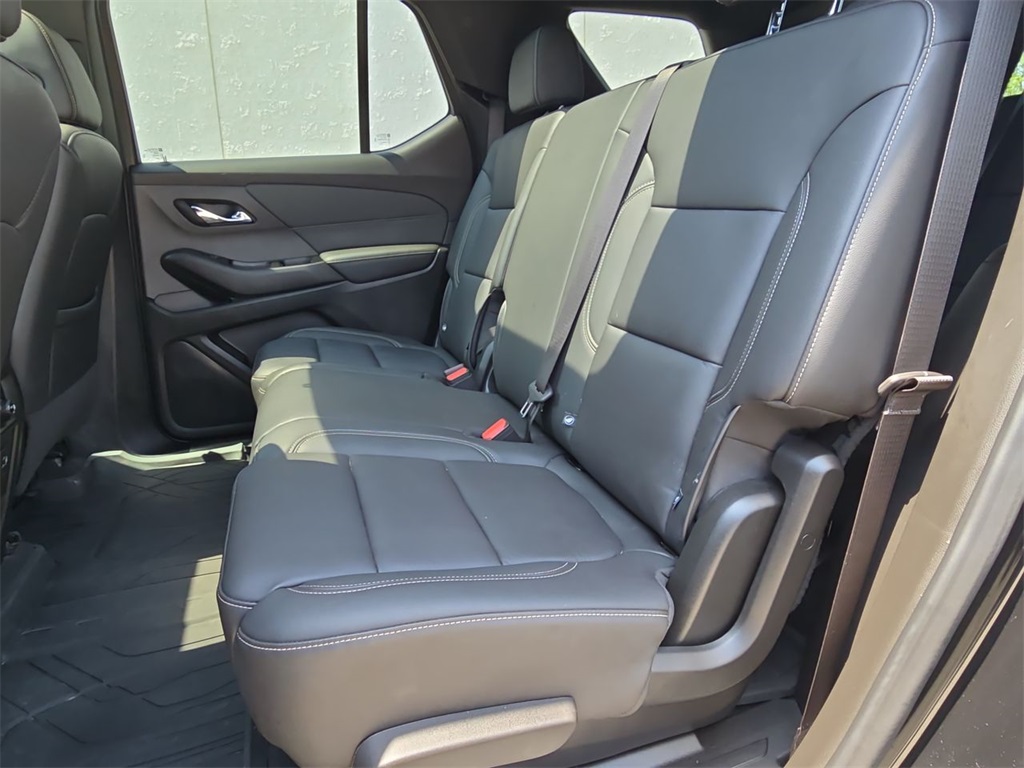 Vehicle image 26 of 38