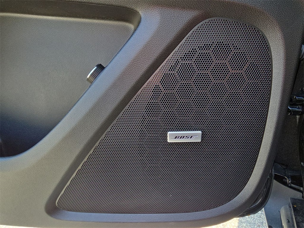 Vehicle image 25 of 38