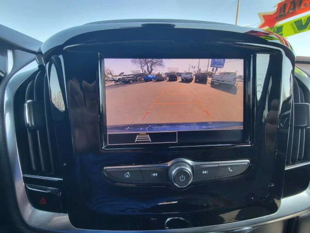 Vehicle image 15 of 18