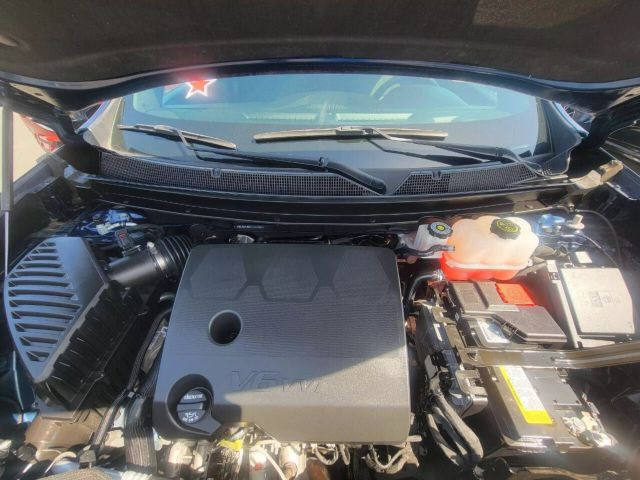 Vehicle image 17 of 18