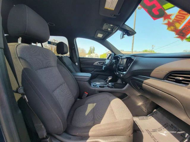 Vehicle image 10 of 18