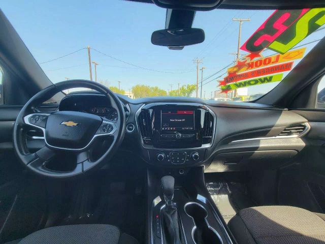 Vehicle image 14 of 18