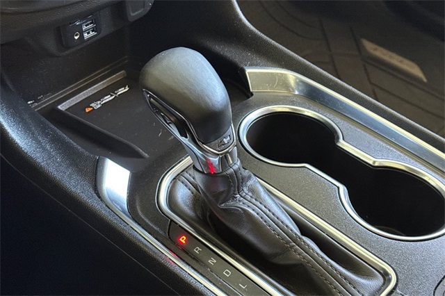 Vehicle image 21 of 28