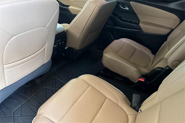 Vehicle image 12 of 28