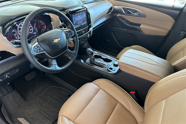 Vehicle image 10 of 28
