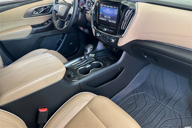 Vehicle image 16 of 28