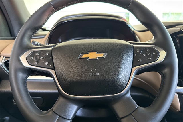Vehicle image 23 of 28