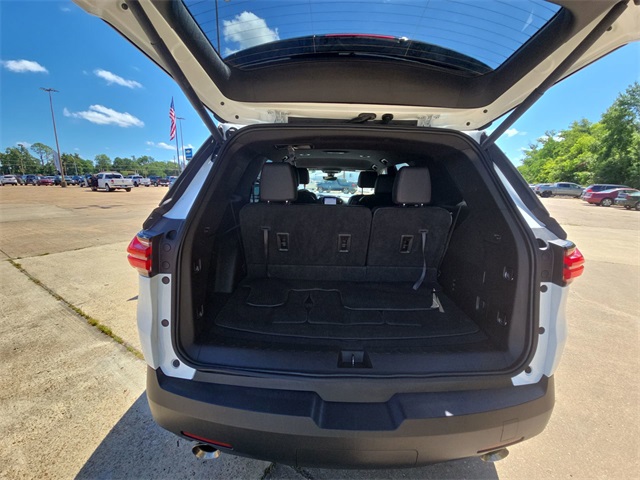Vehicle image 13 of 35