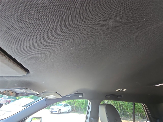 Vehicle image 28 of 35