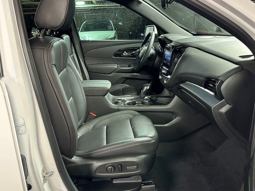 Vehicle image 12 of 38